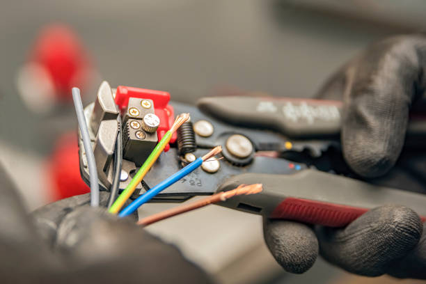 Best Local Electrician Companies  in Salineville, OH
